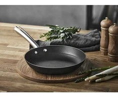 Pillivuyt Gourmet Garonne keptuvė, keraminė danga, 20 cm, juoda