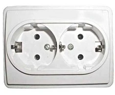 Kištukinis lizdas VILMA STANDARD ST 150, 2 vietų, su įžeminimu, baltas