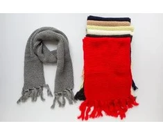 Knitas ŠALIKAS VIENSPALVIS MINKŠTAS SU KUTAIS 982 150X25CM