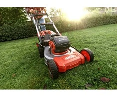 Skil Red Akumuliatorinė savaeigė vejapjovė Skil 0150 BA; 2x18 V; 2x4,0 Ah akum.