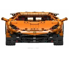Ramiz Valdomas oranžinis sportinis automobilis