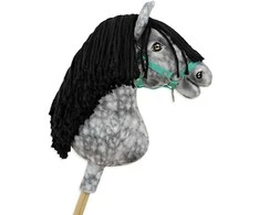 Super Hobby Horse Medinis žirgas su pilku margu kailiu ir juoda karčia