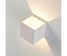Baltas Esma LED sieninis šviestuvas kubo formos