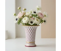Raudonas NET Empire vase