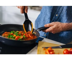 Fiskars - FunctionalForm virtuvės įrankių rinkinys, 2 dalys - padėklas ir šaukštas