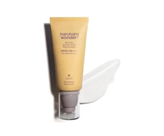 „Haruharu Wonder“ – drėkinamasis „Airyfit“ kasdienis apsauginis kremas nuo saulės su SPF50+ PA++++ – juodas – 50 ml
