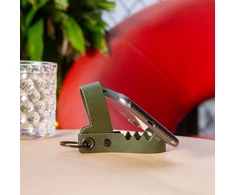 „Kikkerland“ – „Gator“ telefono stovas – išskleistas: 8,9 cm x 7,9 cm x 3,8 cm, uždarytas: 8,9 cm x 3,8 cm x 3,8 cm