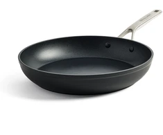KitchenAid - Kaltinė grūdinto aliuminio keptuvė - juoda - 30 cm