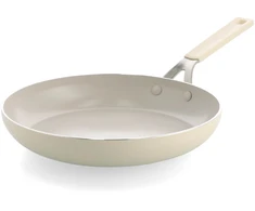 KitchenAid - Spalvota aliuminio keptuvė - migdolų kremo spalvos - 28 cm