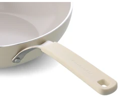 KitchenAid - Spalvota aliuminio keptuvė - migdolų kremo spalvos - 24 cm