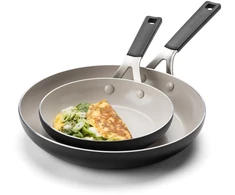 KitchenAid - Spalvoto aliuminio 6 dalių rinkinys: keptuvė 24/28 cm + puodas su dangčiu 20/24 cm - matinės juodos spalvos