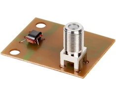 LP Antenos stiprintuvas 5-227 12V DC kampinis