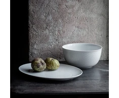 ​Lyngby Porcelæn – rombo baltas serviravimo padėklas 35x26,5 cm​