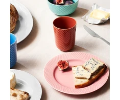 Lyngby Porcelæn – Rombo spalvos pietų lėkštė – Ø21 cm – Rosa