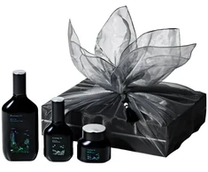„Pyunkang Yul“ – juodosios arbatos linijos dovanų rinkinys – „Deep Infusion“ tonikas 130 ml + stiprinamasis serumas 45 ml + praturtintas kremas 60 ml