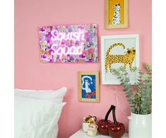 „Squishmallows“ – „Squish Squad“ neoninis sieninis šviestuvas – neoninė rožinė