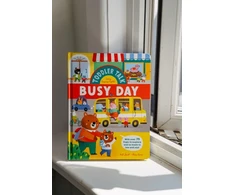 KNYGA Bookshop Busy Day