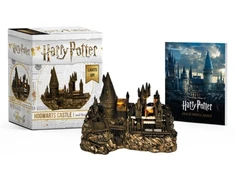 KNYGA Press Running Harry Potter Hogwarts Castle and Sticker Book: Lights Up!