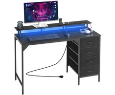 Kompiuterio stalas su LED apšvietimu. lizdais. 4 stalčiais ir monitoriaus stovu. juodas
