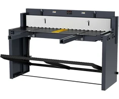 Pedalu valdoma grindinė skardos žirklinė staklė plotis 1320 mm plieno rėmas
