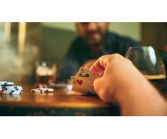 Pokerio rinkinys dėžutėje BERIMAX 8WA-6ZPFD 200 žetonų