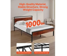 Koduva VEVOR lovos rėmas Queen size, 35 cm, juodas metalinis platforminis lovos rėmas su retro rudos spalvos medine galvūgaliu ir kojūgaliu