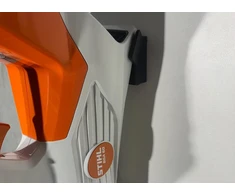 Garageprintslt STIHL BGA 60 Sieninis laikiklis, nukreiptas žemyn
