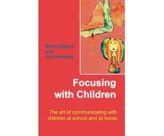 KNYGA Marta Stapert Bookshop Focusing with Children