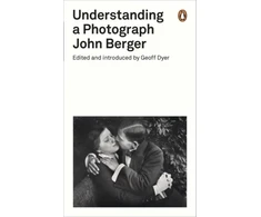 KNYGA Bookshop Understanding a Photograph