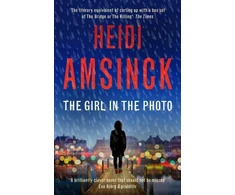 KNYGA Heidi Amsinck Girl in the Photo