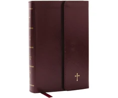 KNYGA Zondervan Publishing NKJV Compact Paragraph-Style Bible w/ 43,000 Cross References, Burgundy Leatherflex w/ Magnetic Flap, Raudona Letter, Comfort Print: Holy Bible, New King James Version, Holy Bible, New King James Version