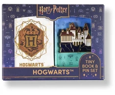 KNYGA Insight Insight Editions Harry Potter: Hogwarts Tiny Book and Pin Set