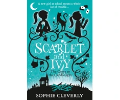 KNYGA Sophie Cleverly Curse in the Candlelight: A Scarlet and Ivy Mystery