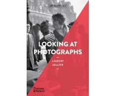 KNYGA Laurent Jullier Looking at Photographs