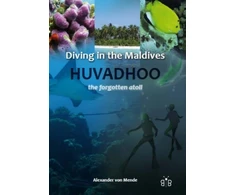 KNYGA Bookshop Diving in the Maldives