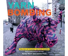 KNYGA Mandy Moore Yarn Bombing
