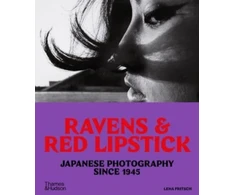 KNYGA Lena Fritsch Ravens &amp; Raudona Lipstick