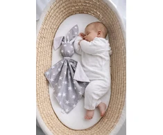 Minkštas dvipusis žaislas kūdikiui, medvilnė ir minky, pilki žvaigždutės, balta