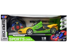 Geltonas nuotoliniu būdu valdomas sportinis automobilis su LED žibintais