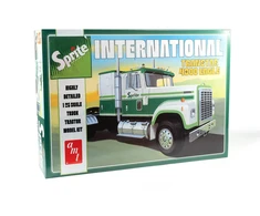 Plastikinis modelis sunkvežimio International Transtar 4300 Eagle 1:25