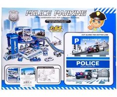 Policijos stovėjimo aikštelė su 3 automobiliais
