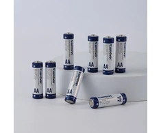 Keeppower 8 x 1,5V 3133mAh 4700mWh AA įkraunamų elementų ir i8 įkroviklio komplektas