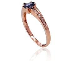 Diamond Sky Jewelry Raudono aukso 585 prabos žiedas su deimantais ir safyrais „Misa II“