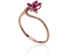 Diamond Sky Jewelry Raudono aukso 585 prabos žiedas su deimantais ir rubinais „Crystallite V“