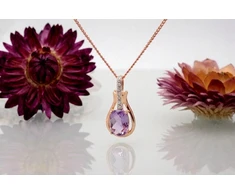 Diamond Sky Jewelry Auksinis pakabukas su deimantais ir ametistais „Grakštumas“