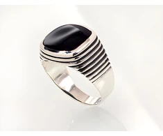 Diamond Sky Jewelry Vyriškas sidabrinis žiedas su oniksu „Maximilian V“
