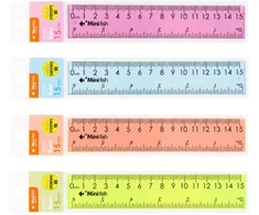 Plastikinė liniuotė 15 cm