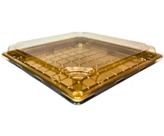 Plastikinis padėklas su dangčiu 1vnt užkandžiams 28,5 x 28,5 x 4,5 cm