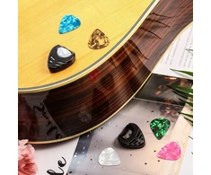 6 vienetų plektrų laikiklių rinkinys, priklijuojamas plektrų laikiklis, juodas plastikas, lengvai uždedamas ant gitaros su lipnia nugara ir spyruokle, gitaros priedai, praktiškas plektrų išdėstymas bosinei gitarai, ukulele