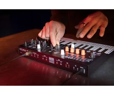 Arturia - Microfreak sintezatoriaus klaviatūra - 25 klavišų hibridinis sintezatorius su Pcb klaviatūra, bangų lentelės ir skaitmeniniais generatoriais, analoginiai filtrai